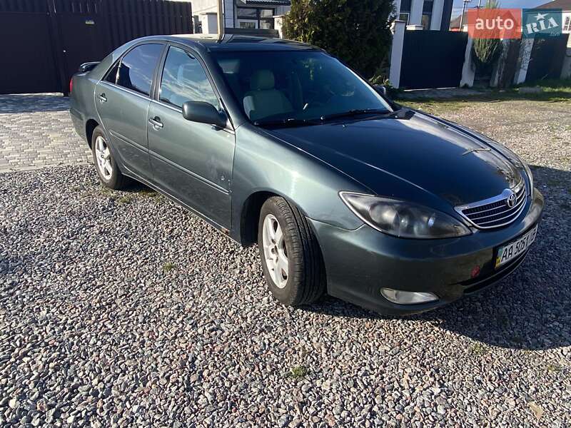 Toyota Camry (2002)