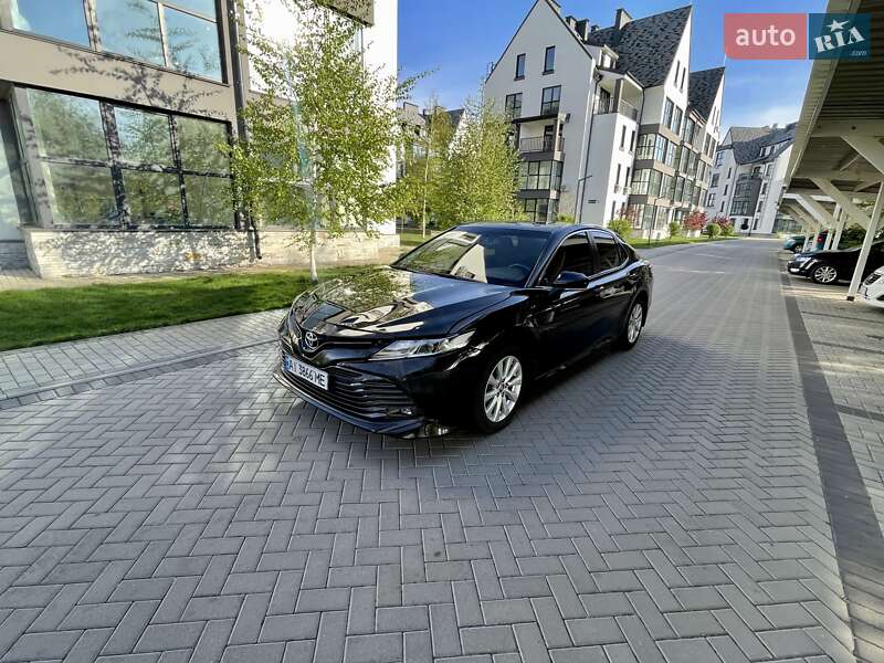 Toyota Camry (2020)