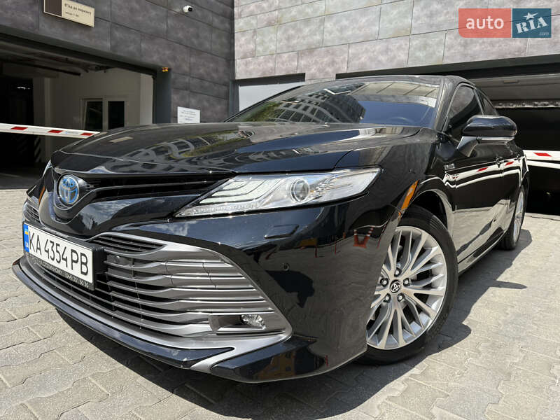 Toyota Camry (2020)