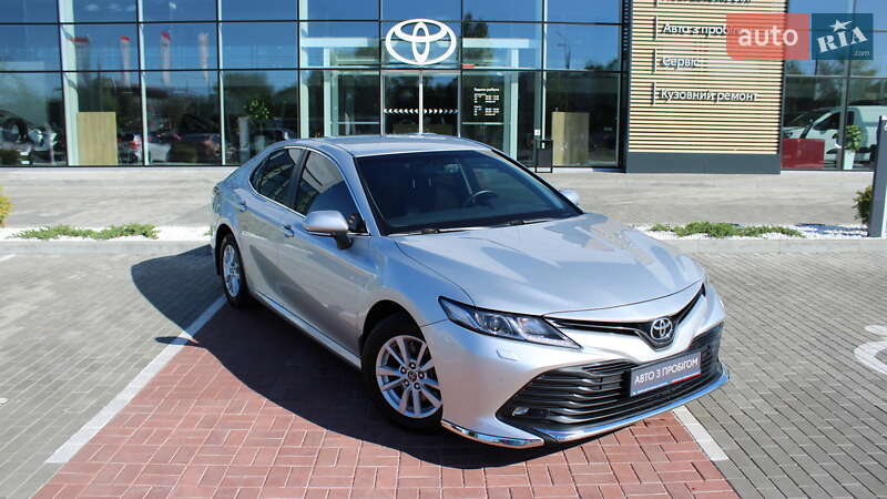 Toyota Camry (2018)
