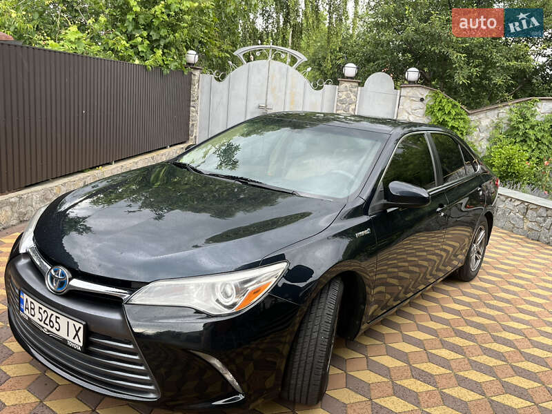 Toyota Camry (2015)