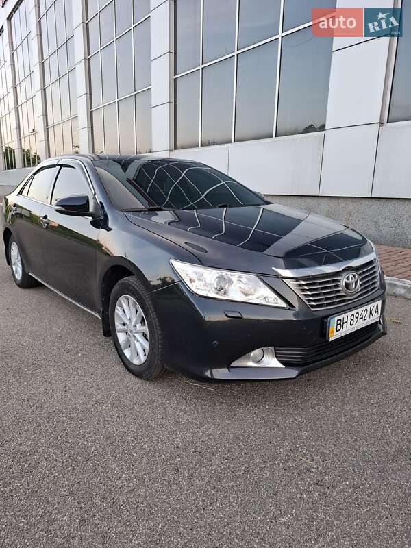 Toyota Camry (2012)