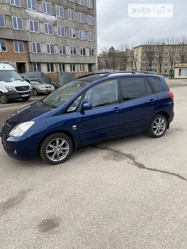 Toyota Corolla verso (2003)