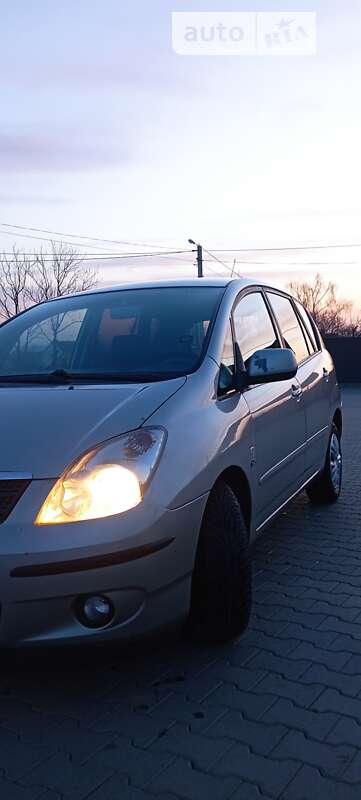 Toyota Corolla verso (2002)