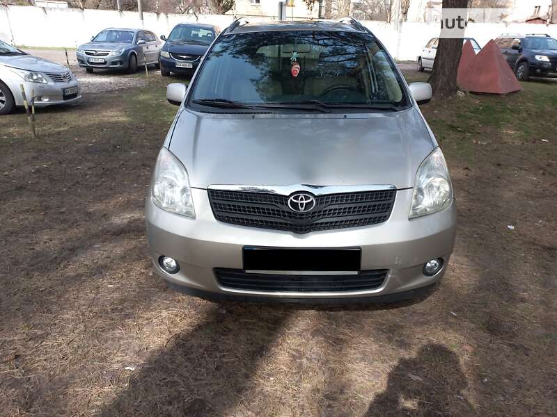 Toyota Corolla verso (2002)