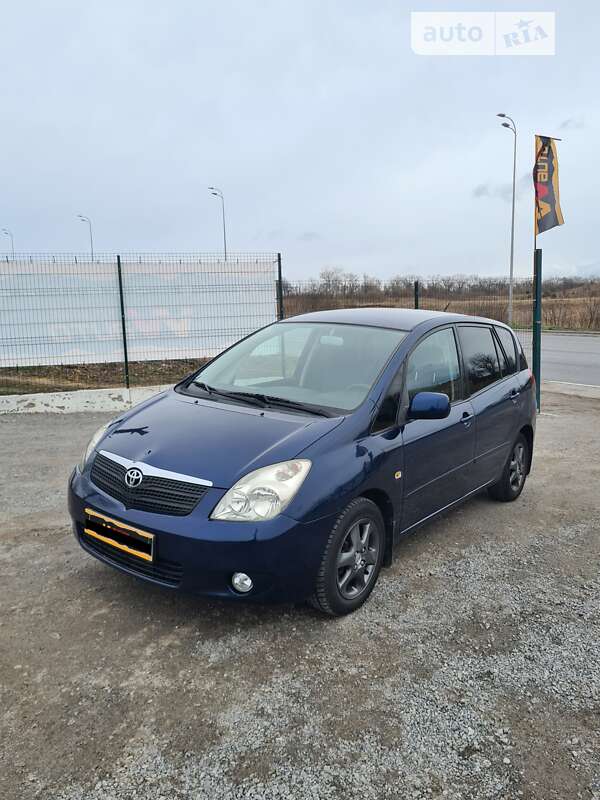 Toyota Corolla verso (2003)