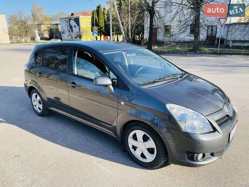 Toyota Corolla verso (2008)