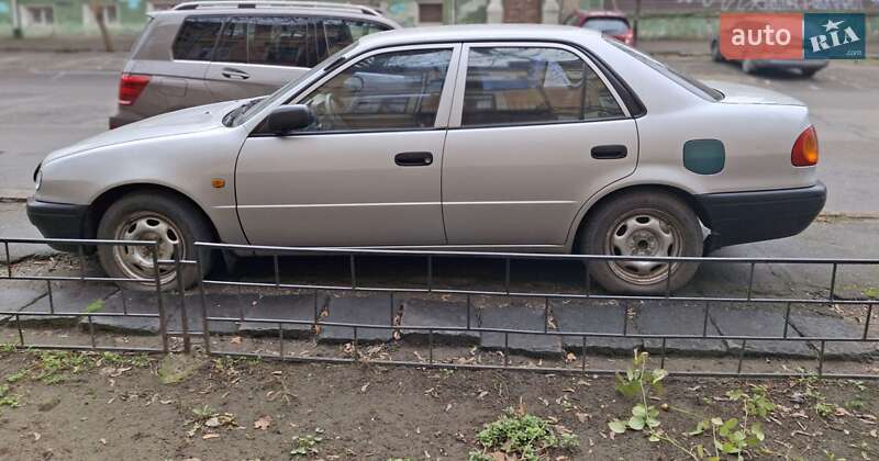 Toyota Corolla (1999)