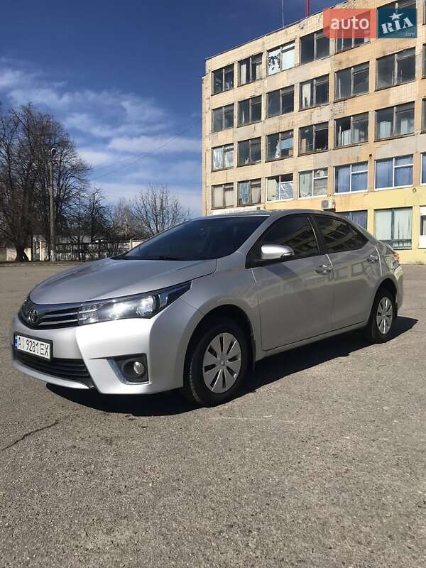 Toyota Corolla (2013)