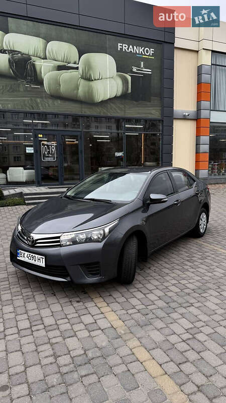 Toyota Corolla (2015)