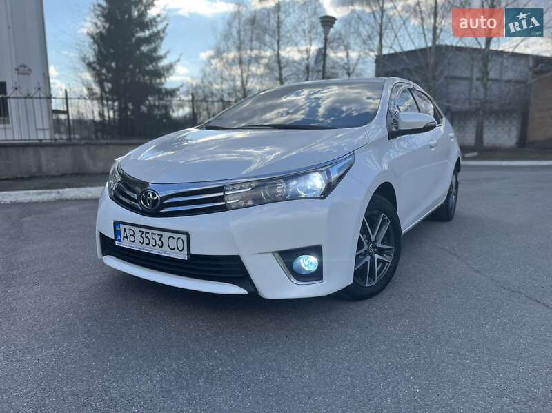 Toyota Corolla (2015)