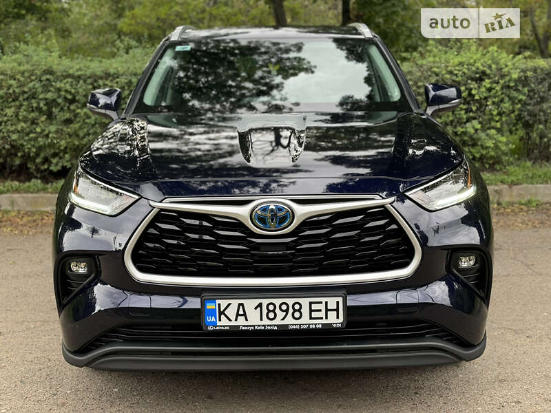 Toyota Highlander hybrid (2021)