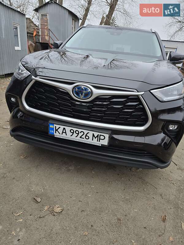 Toyota Highlander hybrid (2021)