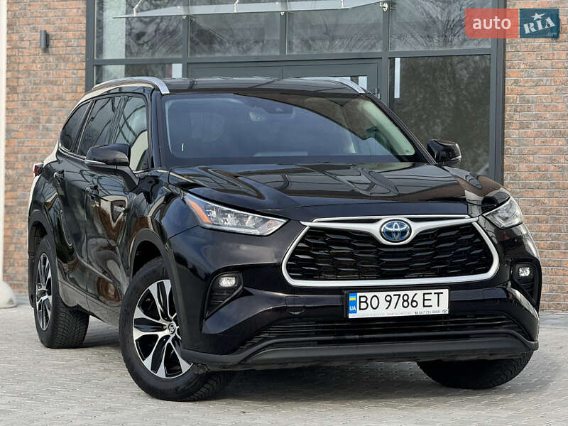Toyota Highlander hybrid (2021)