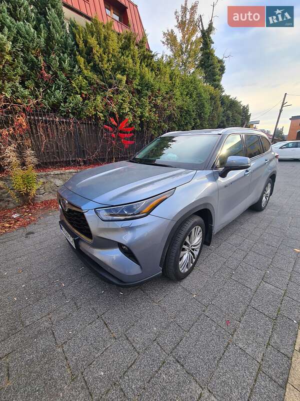 Toyota Highlander (2021)