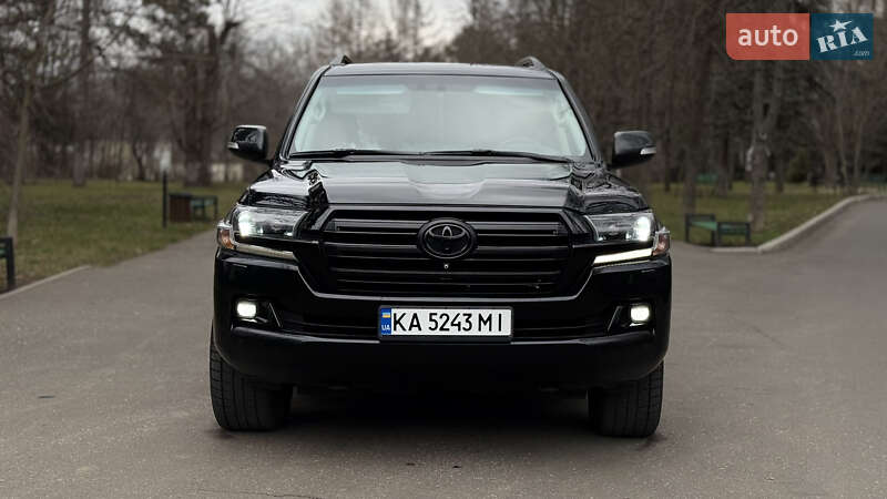 Toyota Land cruiser (2017)