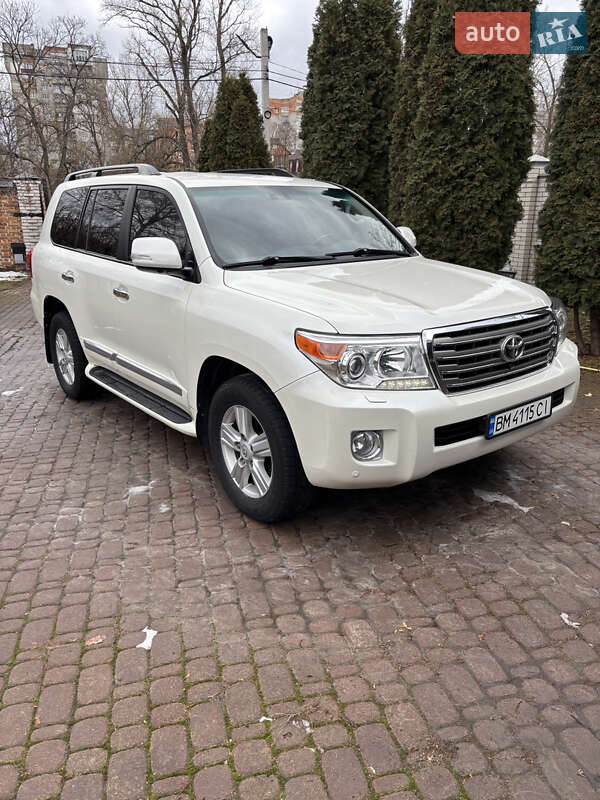 Toyota Land cruiser (2013)