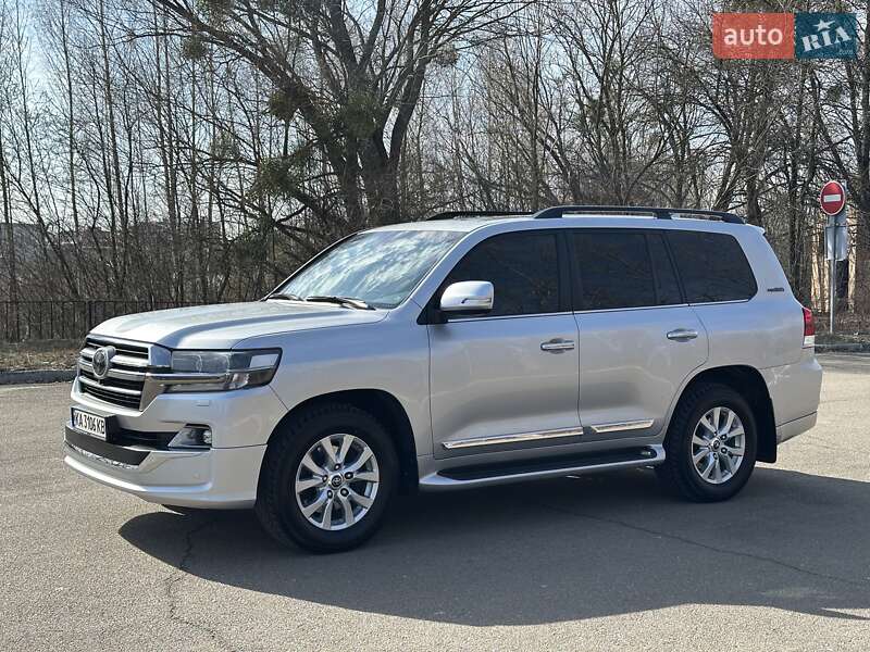 Toyota Land cruiser (2020)