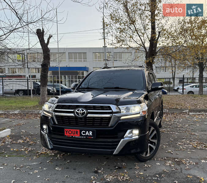 Toyota Land cruiser (2017)