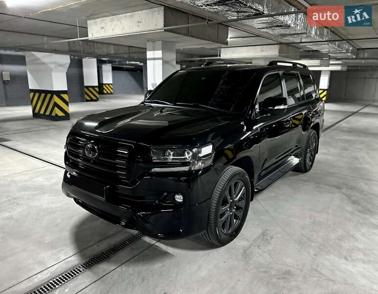 Toyota Land cruiser (2017)