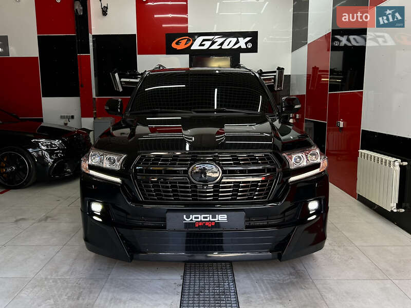 Toyota Land cruiser (2017)
