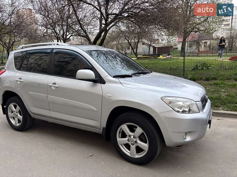 Toyota Rav4 (2006)
