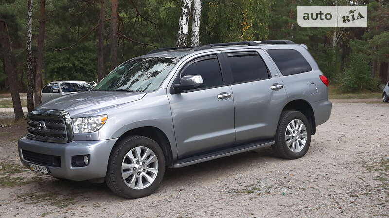 Toyota Sequoia (2008)