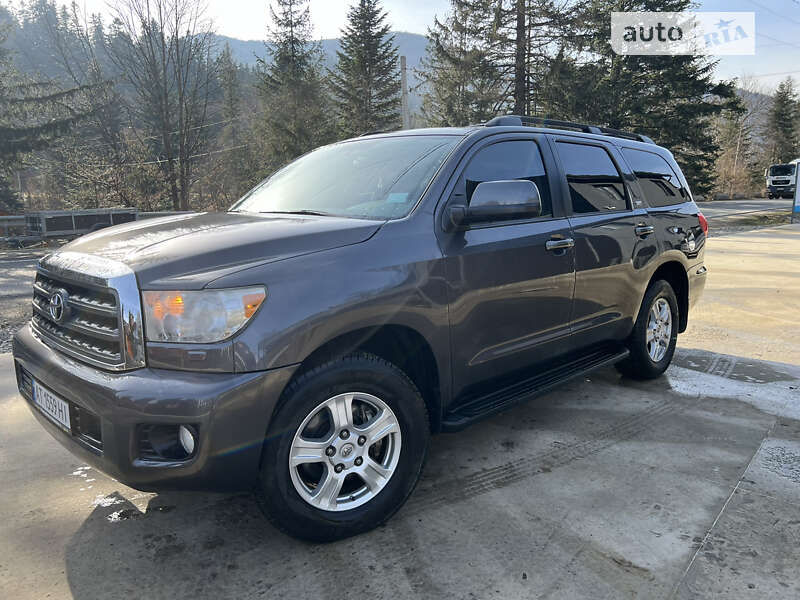 Toyota Sequoia (2014)