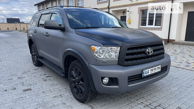 Toyota Sequoia (2008)