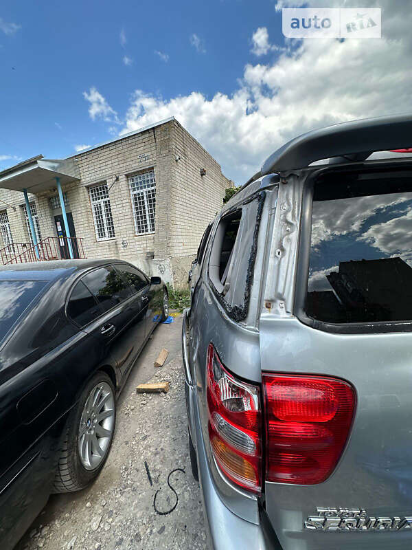 Toyota Sequoia (2001)