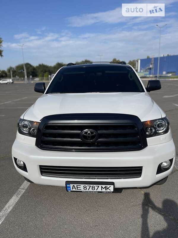 Toyota Sequoia (2008)