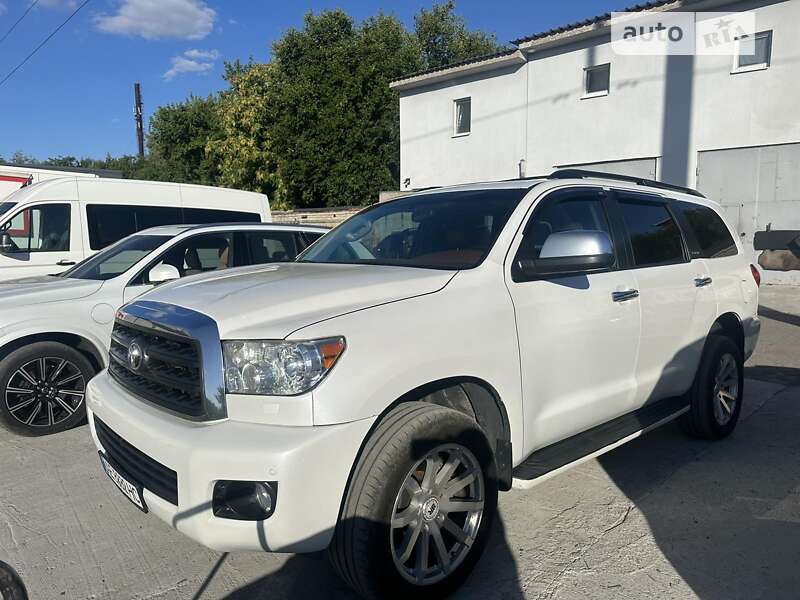 Toyota Sequoia (2008)