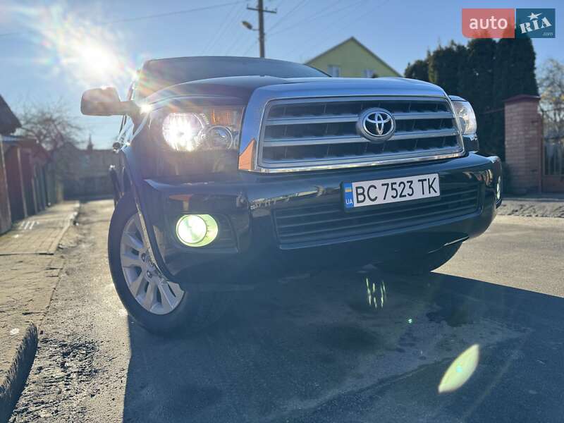 Toyota Sequoia (2008)