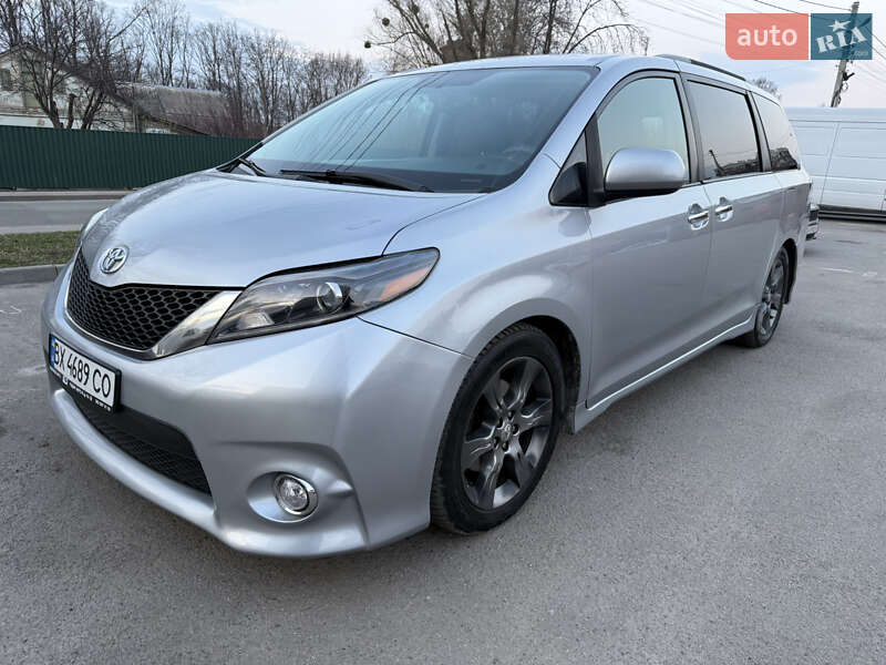 Toyota Sienna (2016)
