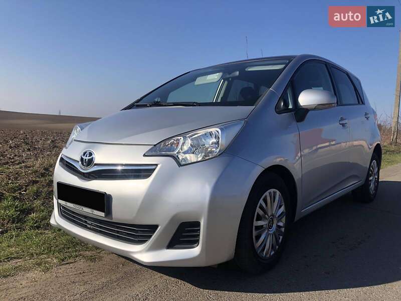 Toyota Verso (2011)
