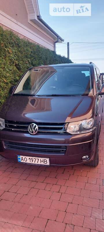 Volkswagen Caravelle (2013)