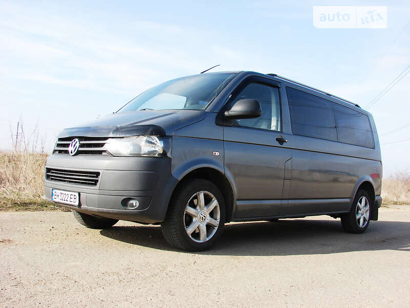 Volkswagen Caravelle (2011)