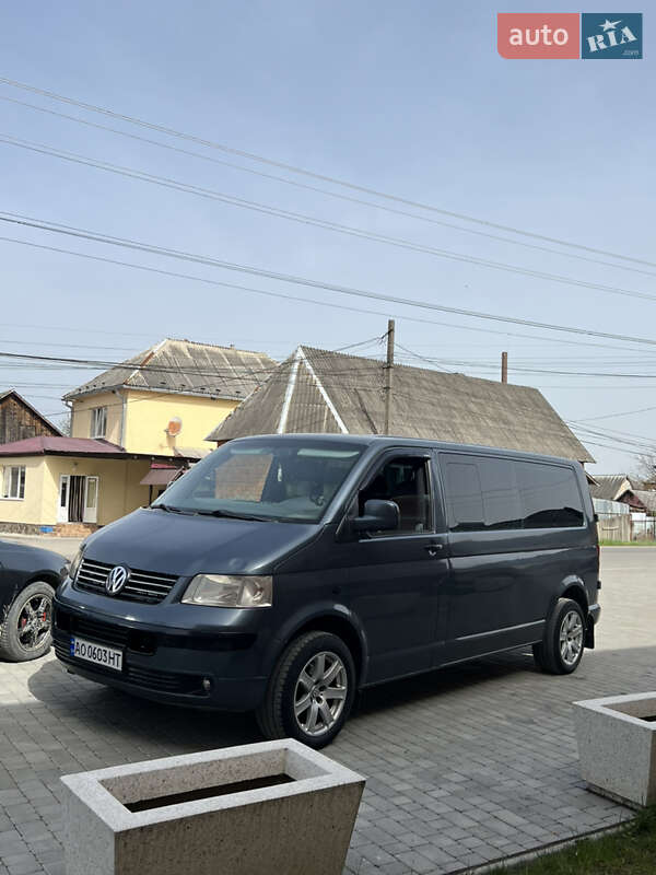 Volkswagen Caravelle (2006)