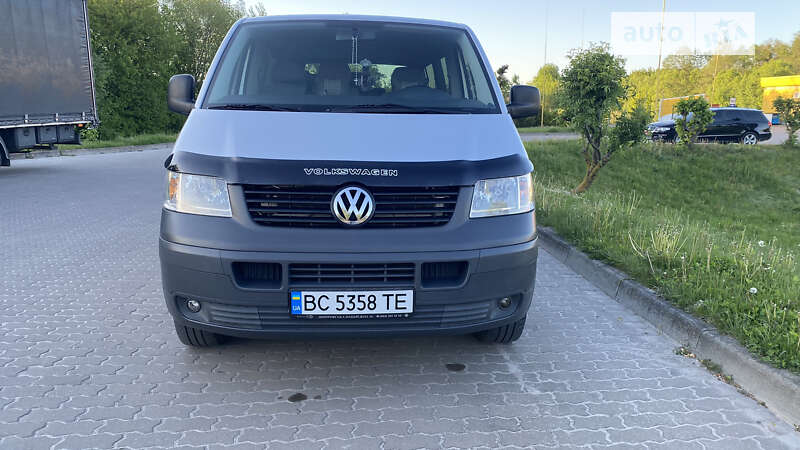 Volkswagen Caravelle (2008)