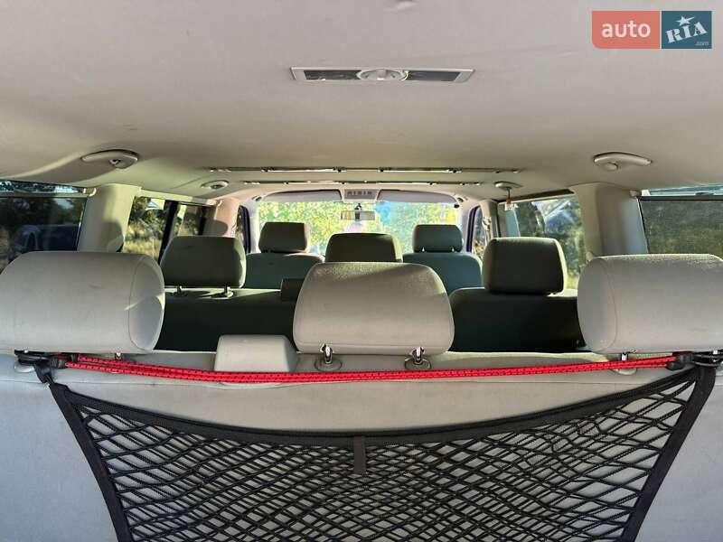 Volkswagen Caravelle (2010)
