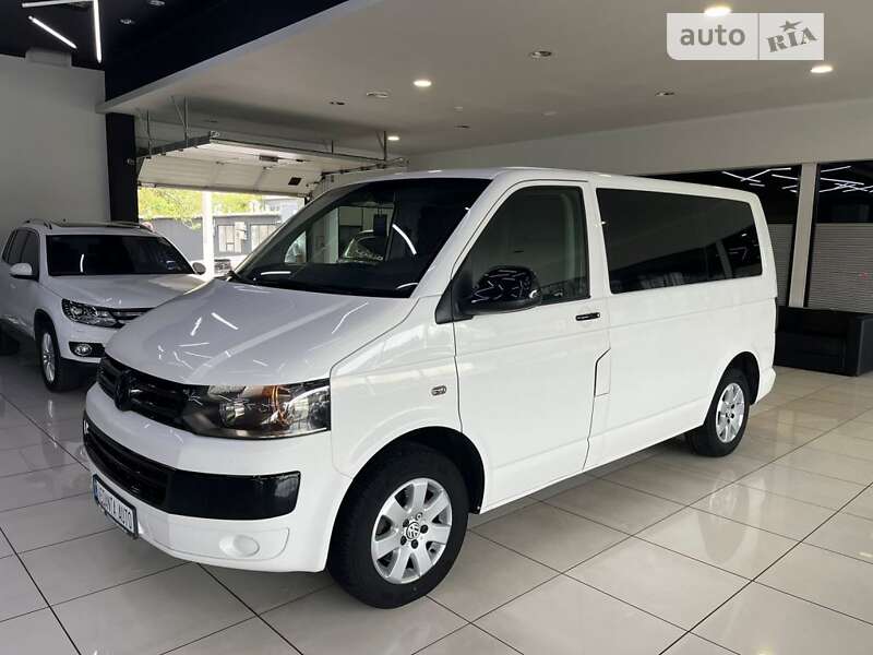 Volkswagen Caravelle (2013)