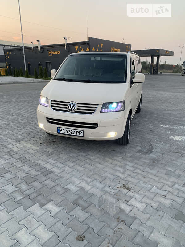 Volkswagen Caravelle (2004)