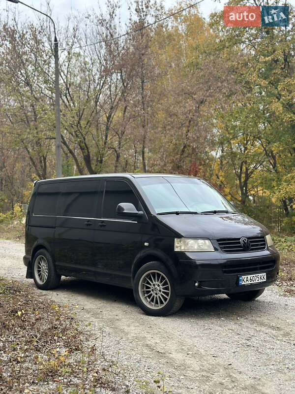 Volkswagen Caravelle (2006)