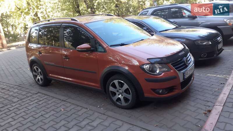 Volkswagen Cross touran (2010)