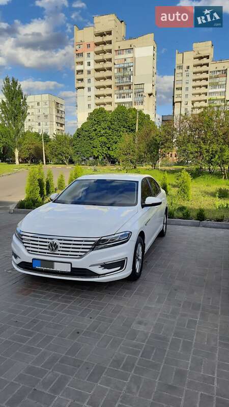 Volkswagen E-lavida (2021)