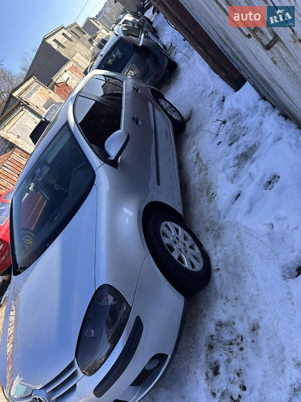 Volkswagen Golf (2004)
