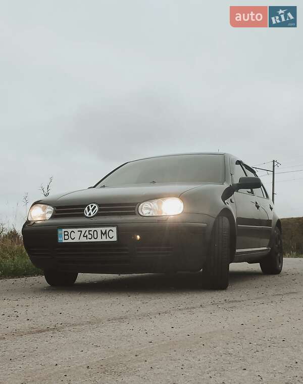 Volkswagen Golf (2002)