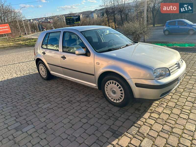 Volkswagen Golf (2000)