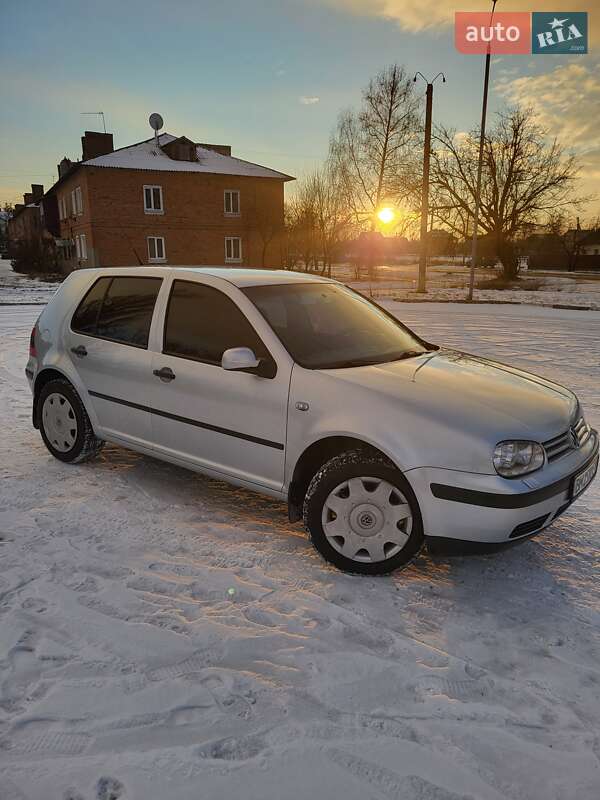 Volkswagen Golf (2001)