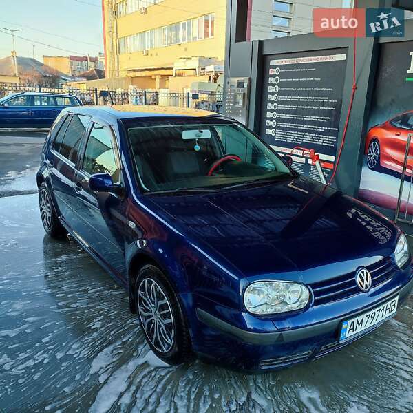 Volkswagen Golf (2000)